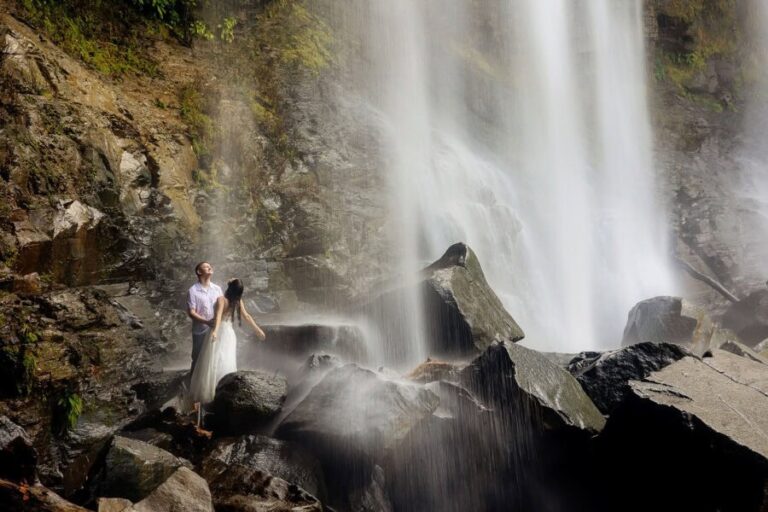 costa rica wedding photographer 23.jpg 900x600 1 768x512