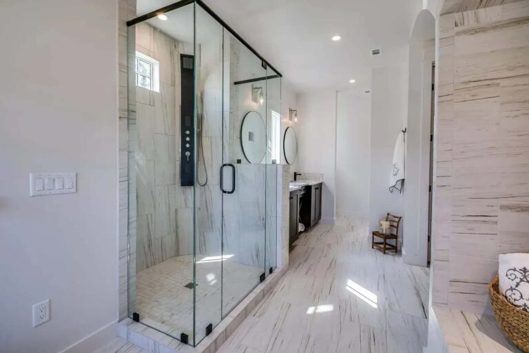 Frameless Shower Doors 768x512
