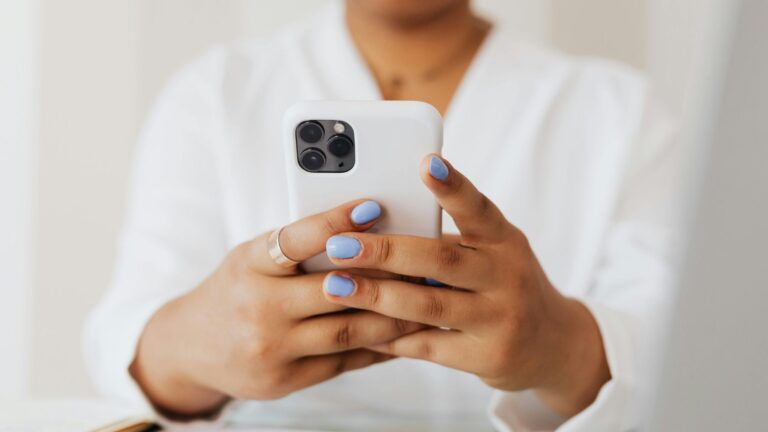 Mobile Phone Image 768x432